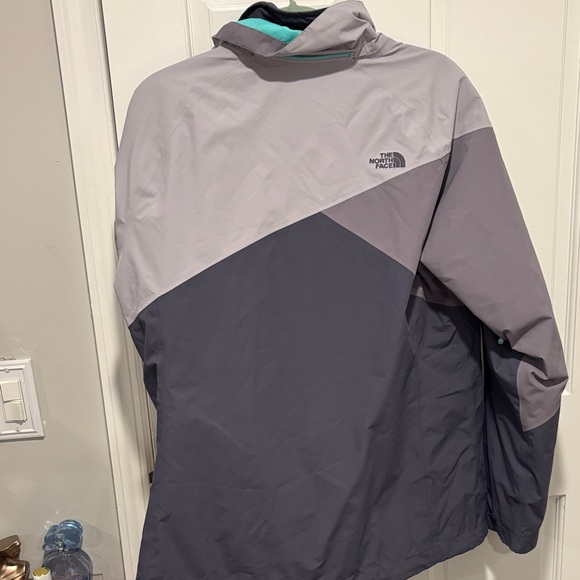 The North Face Gray and Teal Outdoor Jacket - Picture 2 of 4